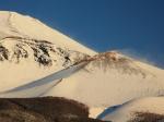 雪煙上がる宝永山